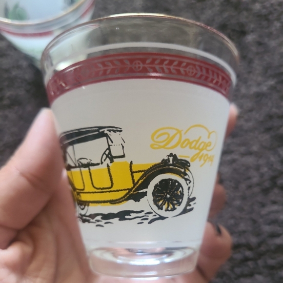 Drinkware-Vintage Car Design - Picture 10 of 12